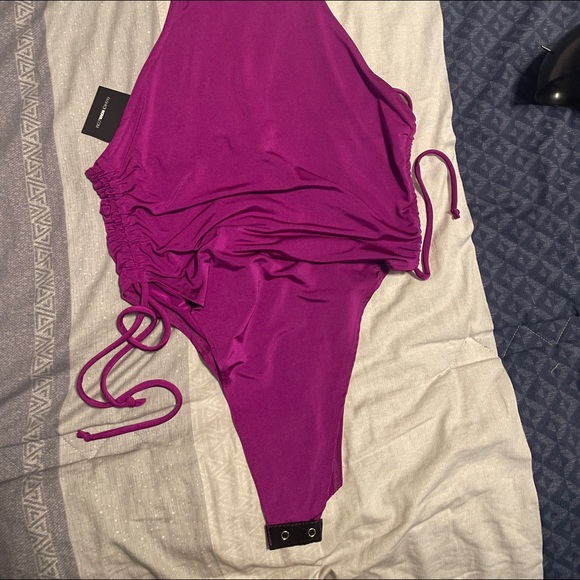 Sexy turtleneck ruched bodysuit in magenta.fashionova size xl - Picture 4 of 5